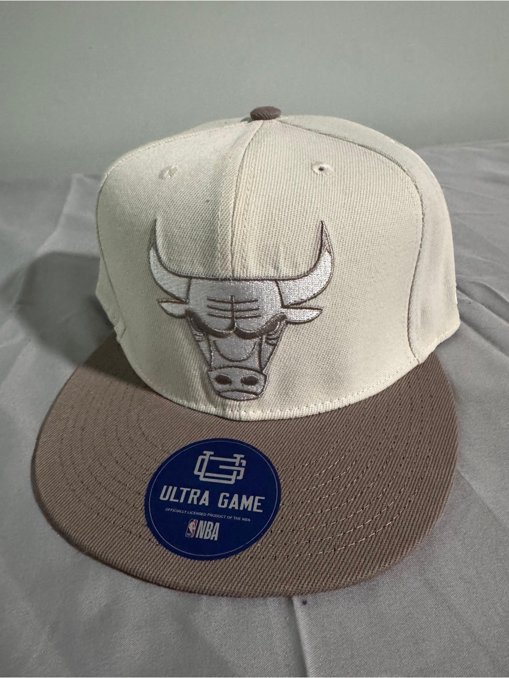 Chicago Bulls Offical Ultra Game Two-Tone Snapback Hat - Cream & Brown